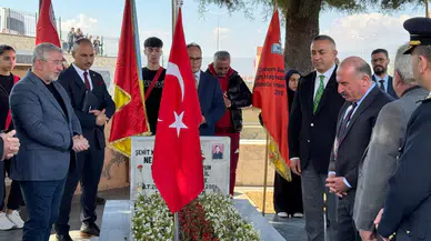 Şehitler İçin Dua Edildi, Karanfiller Bırakıldı