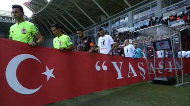 ‘Yaşasın Cumhuriyet’ Pankartı ile Çıktılar