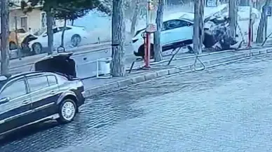 Arabaların Çarpışması Kameraya Yansıdı, Şoför Anne Öldü