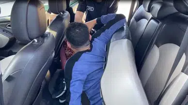 Art Koltuğun Altından Kaçak Göçmenler Çıktı