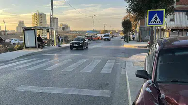 Başakşehir’de Yarış Yapan Araba Şoförü, Personellerin Oturduğu Toprağa Uçtu: 4 Yaralı