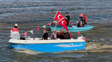 Cumhuriyet İçin Denizi Kayıklarla Doldurdular