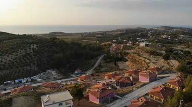 Deniz Görünümlü Köy Konutları, Mimarisi ve Dayanıklılığıyla Mest Ediyor