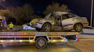 Eskişehir’de Feci Kaza: İki Araba Çarpıştı, 1’i Ağır 4 Kişi Yaralandı