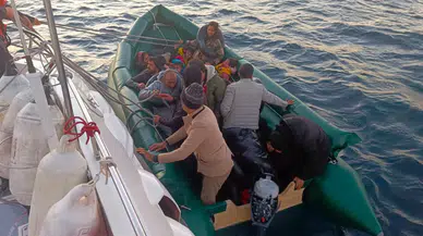 İzmir Açıklarında 40 Sistemsiz Göçmen Yakalandı, 29’u Kurtarıldı