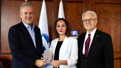 İzmir Ticaret Odasında 100 Bininci Üye Gururu