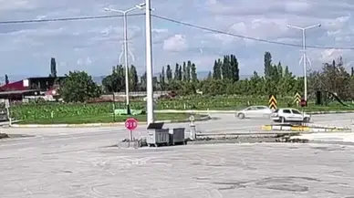 Konya’da Kavşaktaki Kaza Anı Kamerada