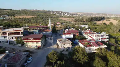 Kurutmalık Biberlerle Mahalle Adeta Kırmızıya Büründü