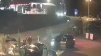 Lüks Cipiyle Tartıştığı İş Beşerinin Aracına Tekraren Çarptı: Endişe Dolu Anlar Kamerada