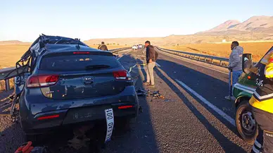 Niğde’de Yolcu Otobüsü ile Araba Çarpıştı: 1 Meyyit, 3 Yaralı