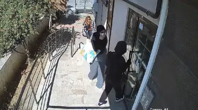 Plastik Şişe ile Kapıları Açıp, Meskenleri Soyuyorlardı