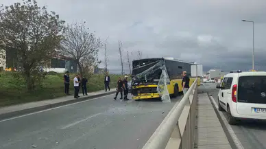 Sultangazi’de 2 İETT Otobüsü Çarpıştı: 1 Çocuk ile 1 Bayan Yaralandı