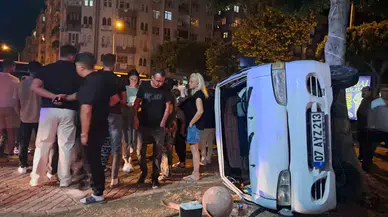Ticari Taksi ile Minibüs Çarpıştı, Ortalık Savaş Alanına Döndü