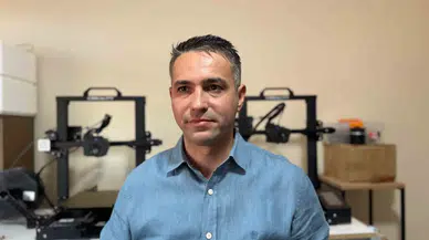 Yapay Zeka Dayanaklı Geliştirilen Robot, Canlı Yayınlarda Dans Ederek Sohbet Ediyor