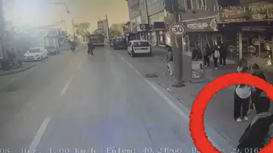 Yolun Karşısına Geçerken Otobüsün Altında Kaldı: Kaza Kamerada