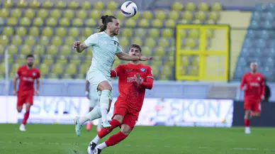 90 Saniyede Herkesin Ayağına Değdi, Gol Oldu