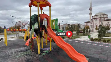 Çocuklar Oyun Grubunu Yaktı, O Anlar Kamerada