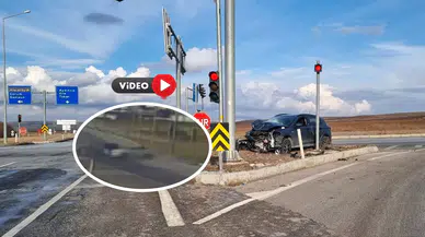 Çorum’daki Ölüm Kavşağında Aşırı Hız Kaza Getirdi, Kaza Anı Kamerada