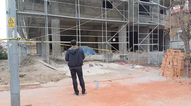 Dördüncü Kattan Düşen İnşaat İşçisi Ağır Yaralandı
