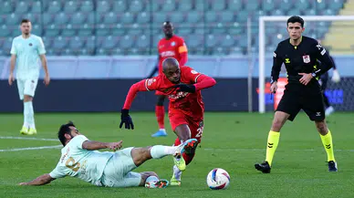 Esenler Erokspor-Çorum FK Maçı En Az İzlenen Maç Oldu