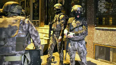 FETÖ Operasyonunda Yüzlerce Kişi Yakalandı