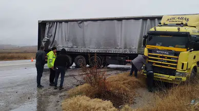 Makaslayan Tırın Sürücüsü Burnu Bile Kanamadan Kurtuldu