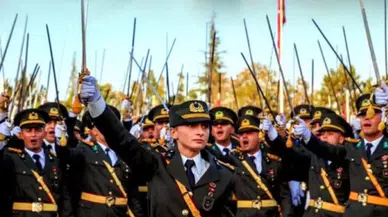 Yılmaz’dan Teğmenlere Destek
