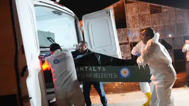 Antalya’da 2 Katlı Konutta Çıkan Yangında Genç Bayan Hayatını Kaybetti