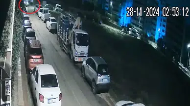Araba ile Çarpışan Servis Minibüsünün Yan Yattığı Kaza Kamerada: 8 Yaralı