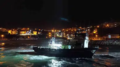 Arnavutköy’de Balıkçı Teknesi Karaya Oturdu