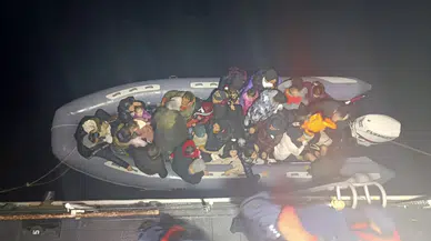 Ayvacık Açıklarında 38 Kaçak Göçmen ile 1 Göçmen Kaçakçısı Yakalandı