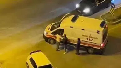 "Beni Tanıyor Musun?" Diyerek Ambulansın Camını Yumrukladı, O Anlar Kamerada