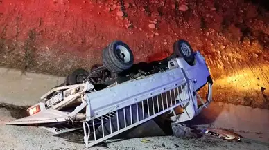 Burdur’da Arabanın Geriden Çarptığı Kamyonet Devrildi: 1 Yaralı
