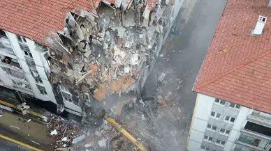 Doğal Gaz Patlamasında 1 Kişinin Öldüğü, 33 Kişinin Yaralandığı Hilal Apartmanı’nın Yıkımına Başlandı