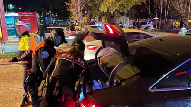 Edirne Polisinden ’Şok’ Uygulama: Araçlar Didik Didik Arandı