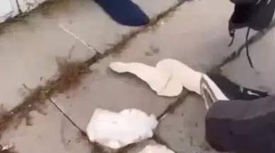 Kars’ta İranlı Kuryeyi Ayağındaki Büyük Ayakkabılar Ele Verdi