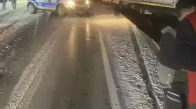 Kayseri’de Tır ve Araba Çarpıştı: 2 Kilometrelik Kuyruk Oluştu