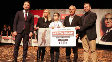 Küçükçekmece Belediyesinin  ‘Ata’ya Özlem’ Bahisli Şiir Okuma Müsabakasının Ödül Merasimi Düzenlendi