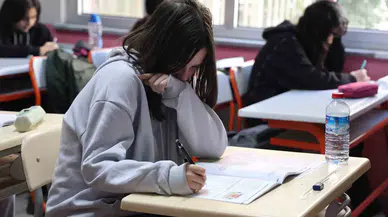 Öğrencilere 40 Yıllık Başarılı Meslek Rahatlığı İçin ’Azimli Çalışma’ Tavsiyesi
