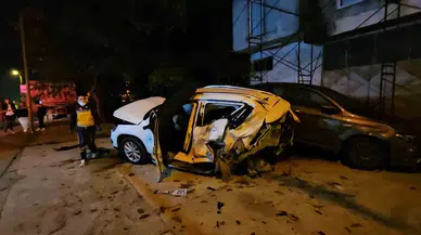 Sakarya’da Ambulans ve Üç Aracın Karıştığı Zincirleme Kaza Kamerada: 1 Meyyit, 3 Yaralı