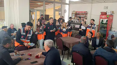 Sarsıntı Uzmanlarının Uyardığı Kentte Kapı Kapı Dolaşarak Vatandaşları Bilgilendiriyorlar