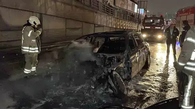 Tem Otoyolu’nda Seyir Halindeki Araç Alev Alev Yandı