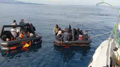 Yunanistan Ögeleri Tarafında Geri İtilen 35 Göçmen Kurtarıldı