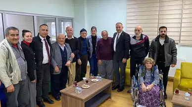 CHP’lilerden Huzurevine Ziyaret