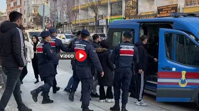 Darbettikleri Kişinin Arabasını Çalan Magandalar Tutuklandı