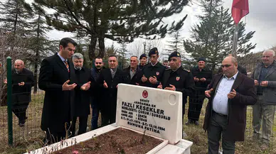 Dere, Şehit Babasını Uğurladı