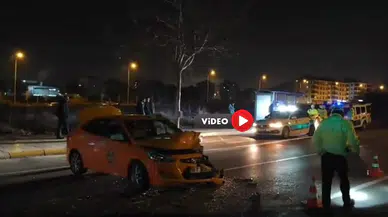 Hastane Kavşağında Araçlar Birbirine Girdi