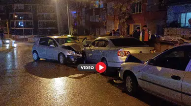 Yol Kenarındaki Araçlara Çarpıp Kayıplara Karıştı