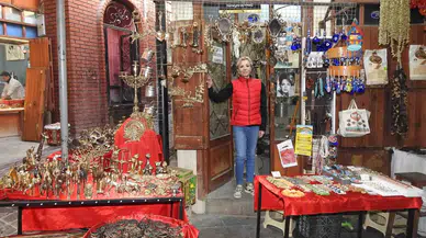 Antikacı Bayan Zorluklara Karşın Babasının Mirasını Yaşatıyor