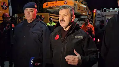 Artvin Valisi Turan Ergün: "Heyelan Altında Araç Kalıp Kalmadığı ile İlgili Bilgi Gelmedi"